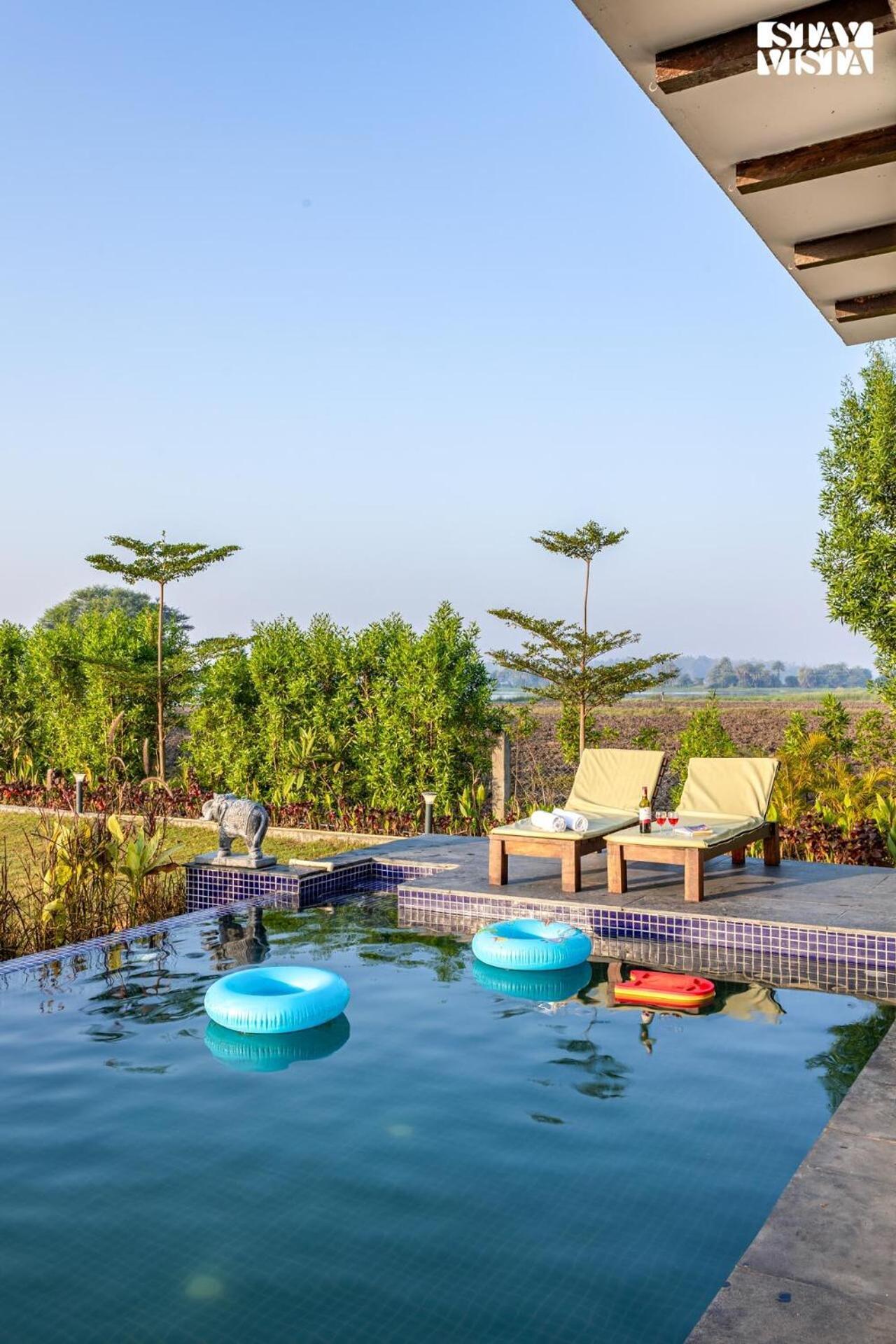 Stayvista At Lotus By The Lake With Pool, Bbq & Lawn Indore Eksteriør bilde