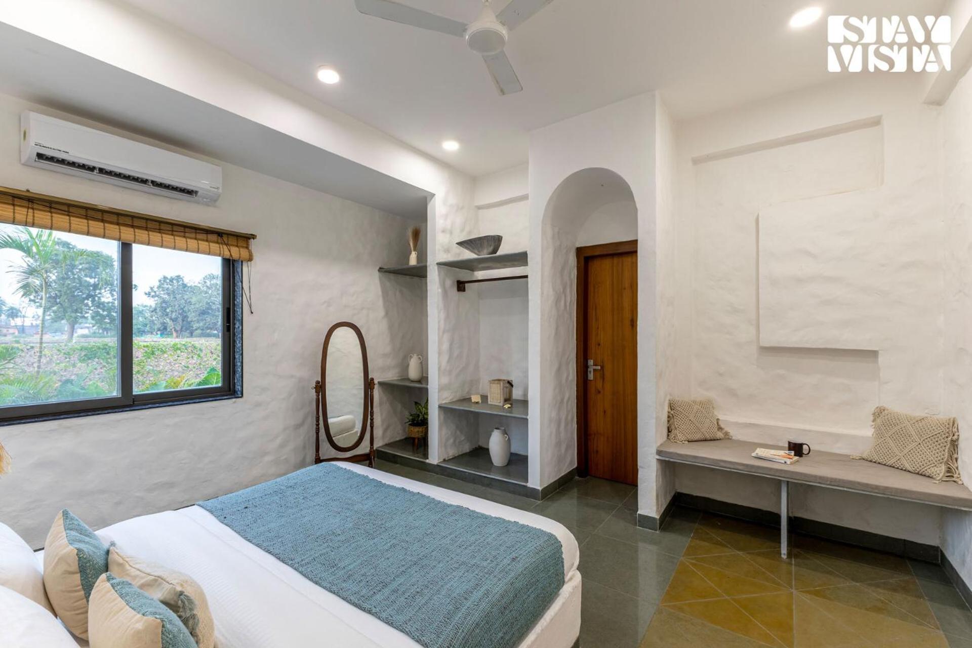 Stayvista At Lotus By The Lake With Pool, Bbq & Lawn Indore Eksteriør bilde